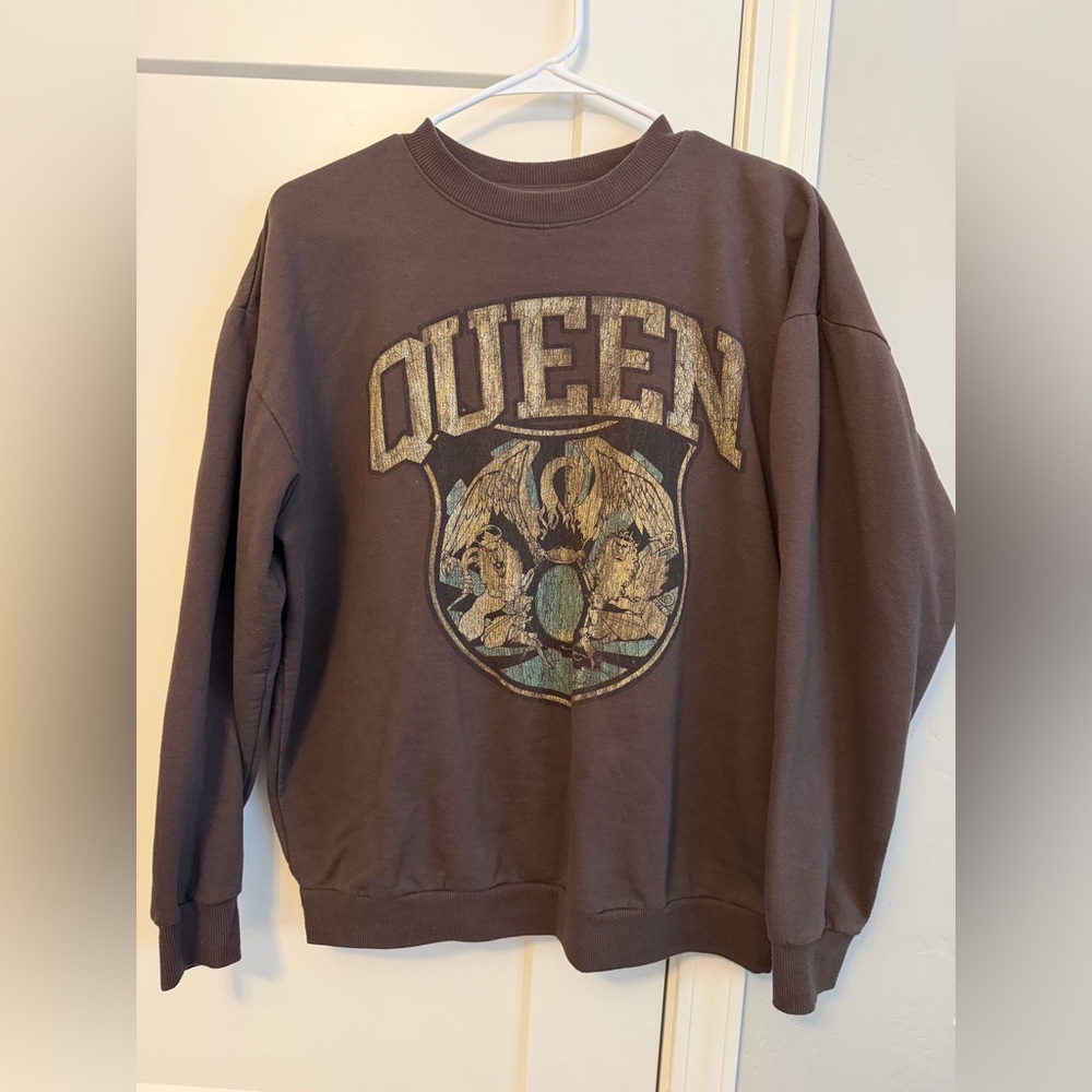 Buckle Brown QUEEN Graphic Crewneck Sweater